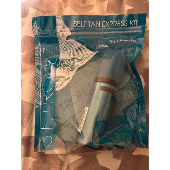 St Tropez Self Tan Express Kit - Picture 2 of 6